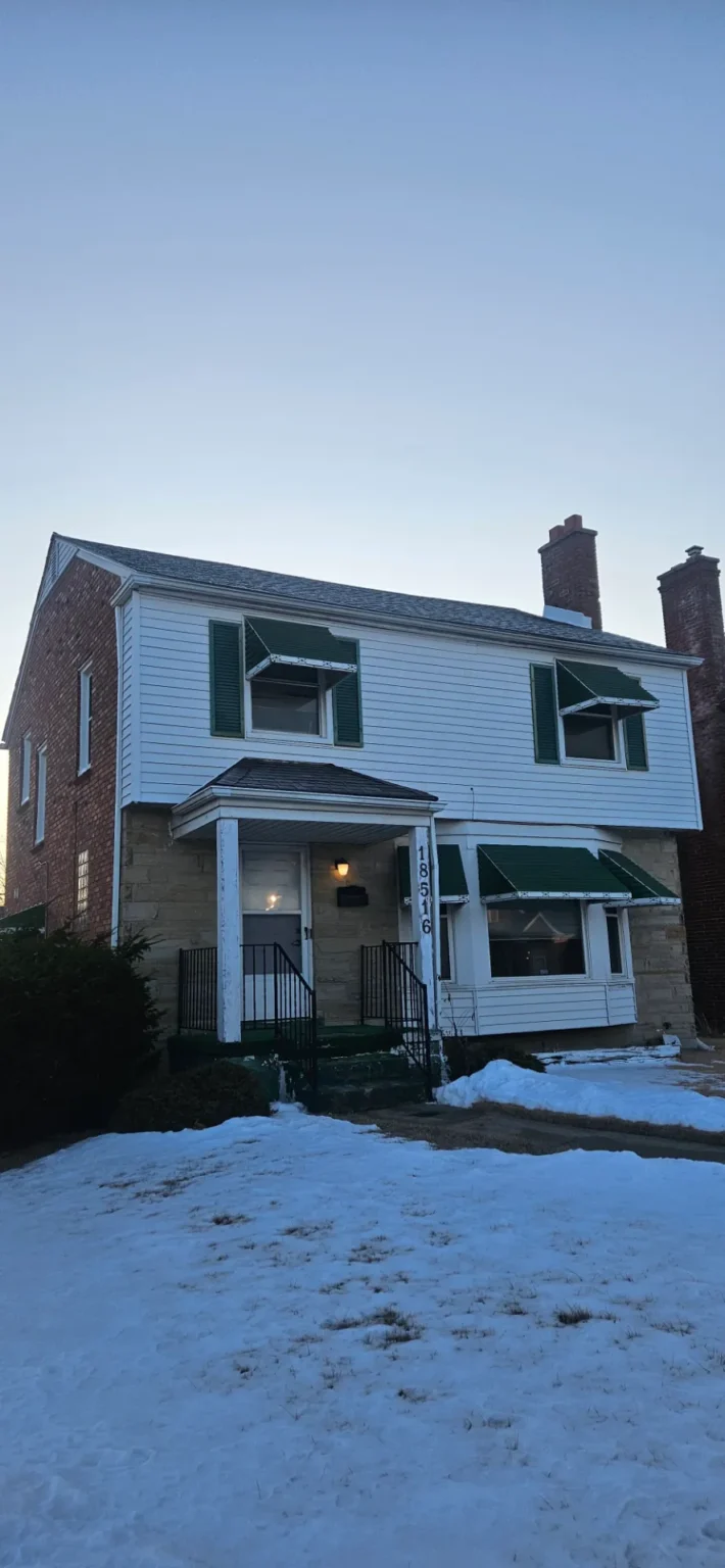 Stone and siding colonial with new roof – T&M Roofing project